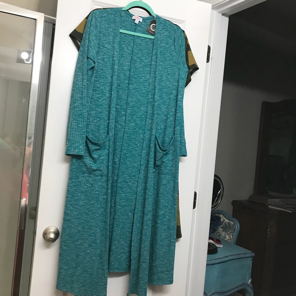 EUC teal blue or turquoise LARGE LuLaRoe SARAH